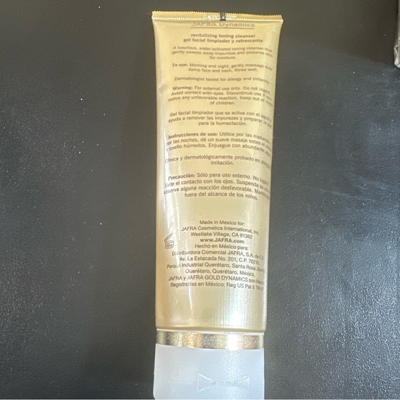 JAFRA Gold Dynamics RECOVER Toning Cleanser - Picture 3 of 3